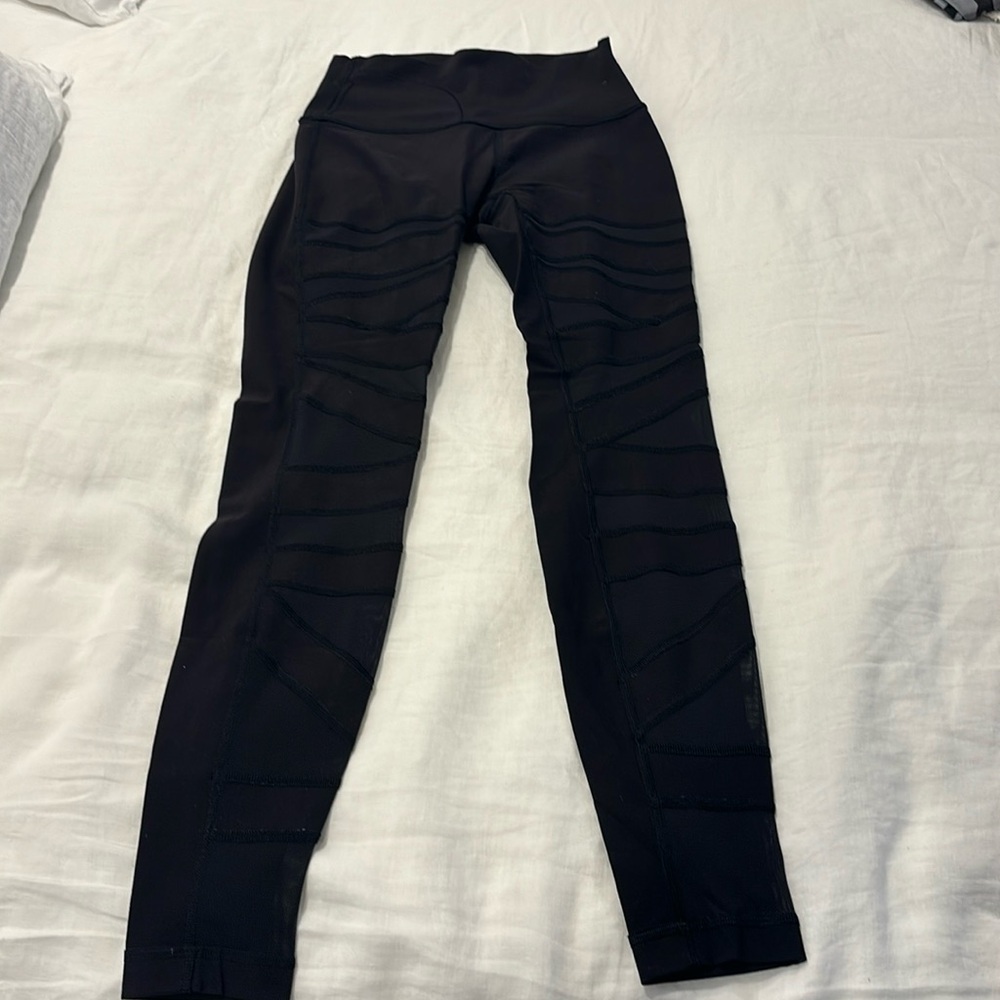 Lululemon athletica long skinny ankle leggings, blk with sheer mesh panels, sz 6